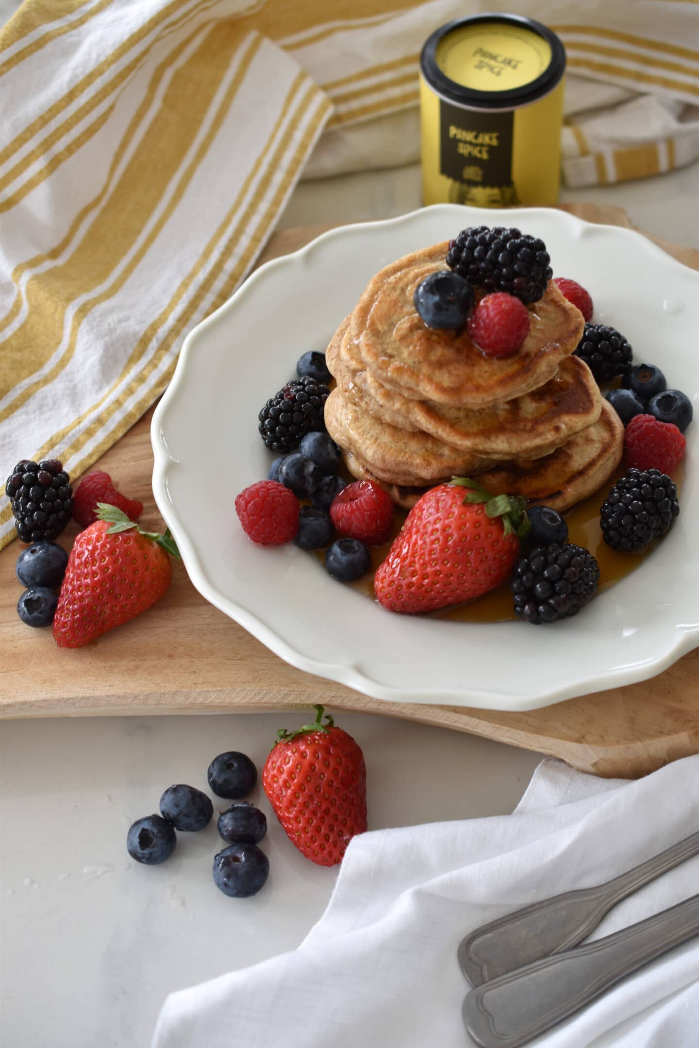 American Pancakes - der Klassiker ganz leicht & kalorienarm mit Beeren
