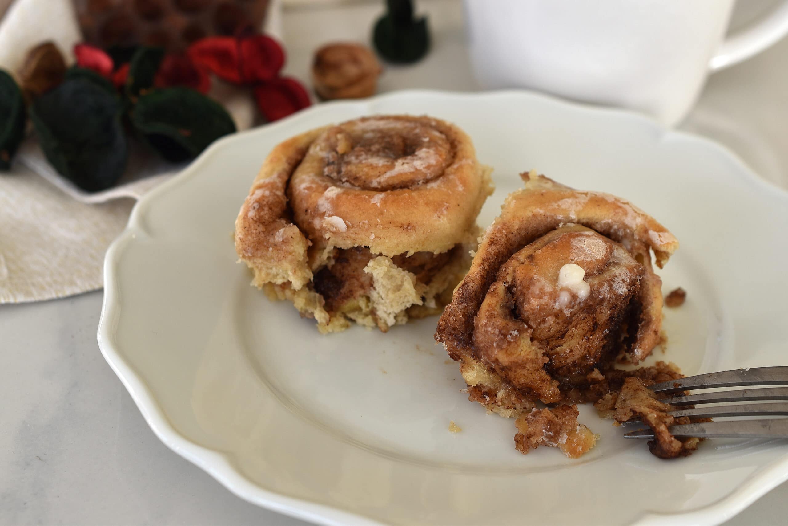 Zimtschnecken wie vom Kaffeehaus-Riesen - feucht, lecker & kalorienarm