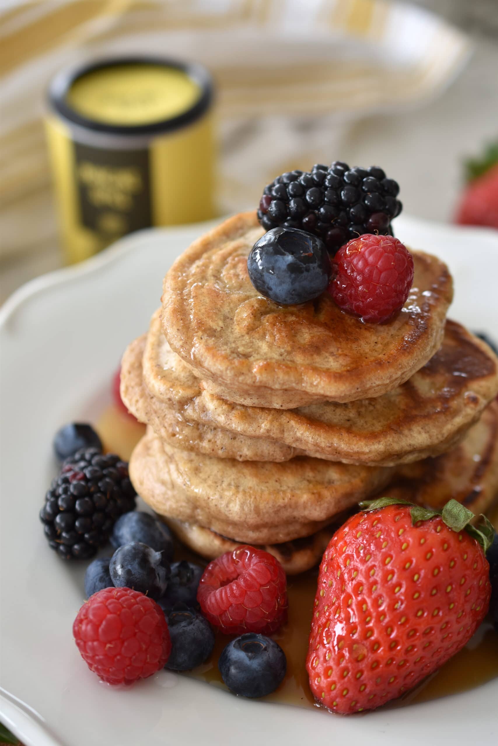 American Pancakes – der Klassiker ganz leicht & kalorienarm mit Beeren