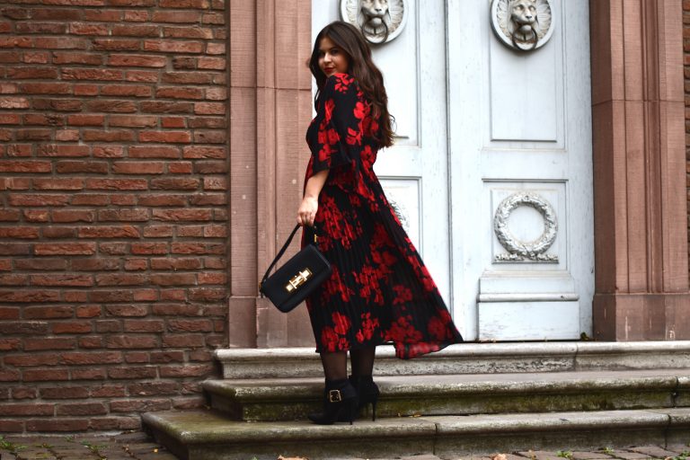 Outfit: Über mein Midi Dress, die Farbe Rot und das „C’est la vie“