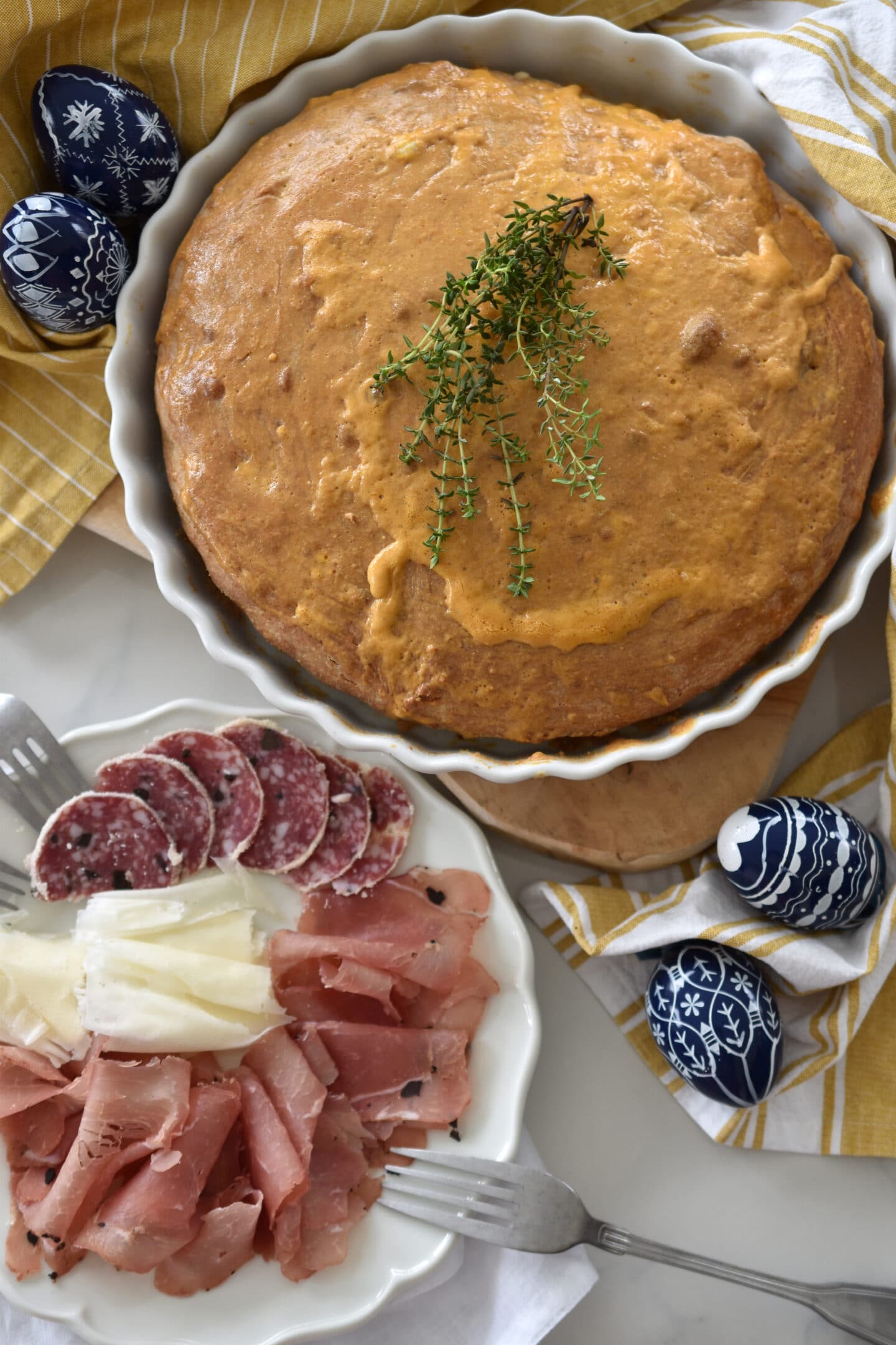 Pogaca - Rezept für das Balkan Brot mit Joghurt an Ostern