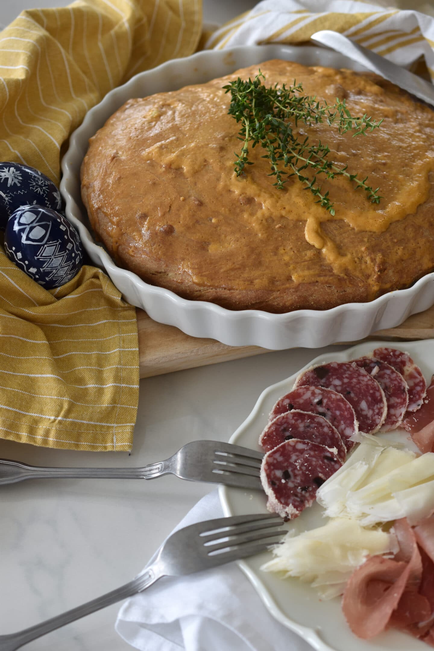 Pogaca - Rezept für das Balkan Brot mit Joghurt an Ostern