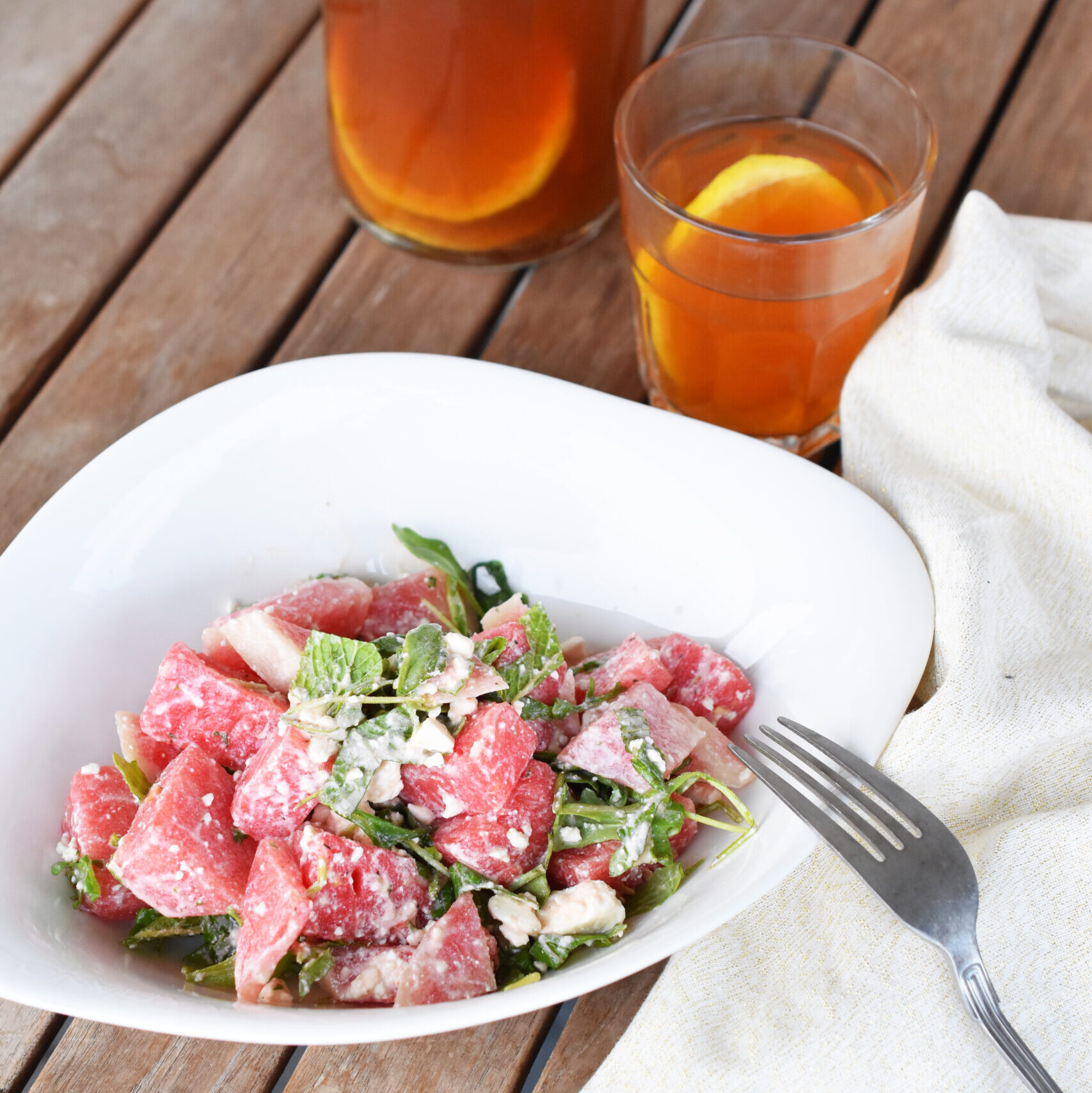 Wassermelonensalat mit Feta & Minze – Sommer pur auf der Zunge!