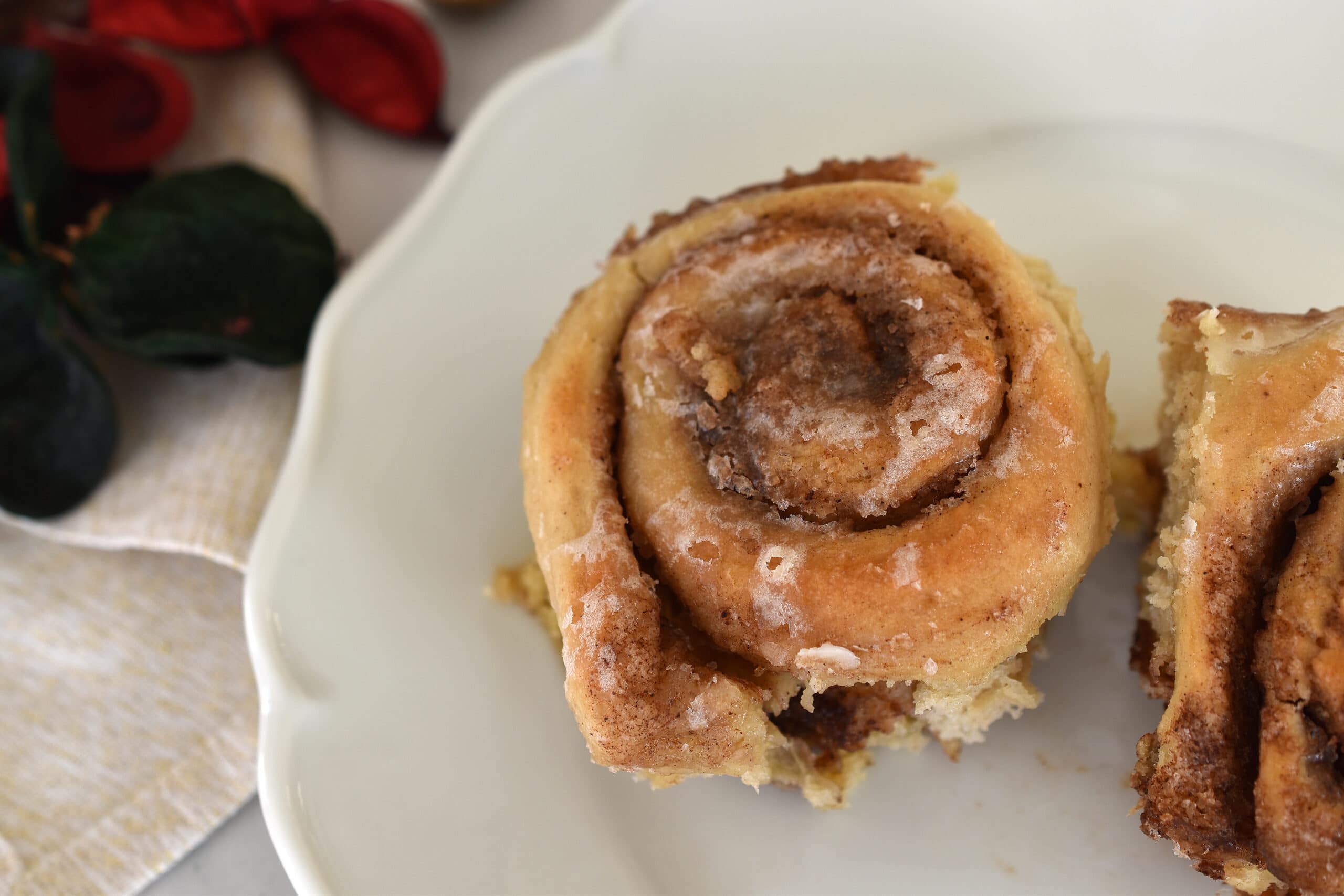 Zimtschnecken wie vom Kaffeehaus-Riesen - feucht, lecker & kalorienarm