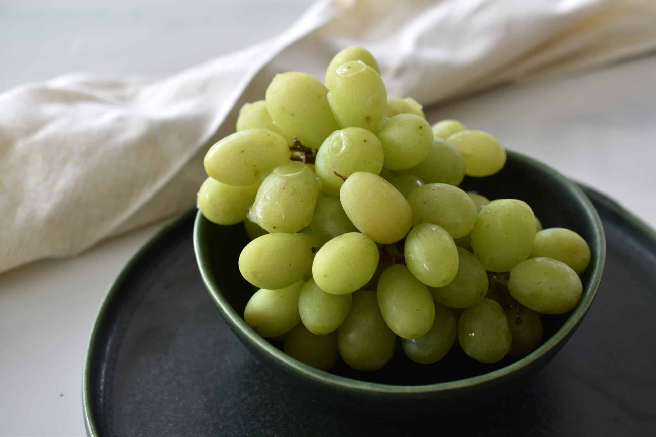 Gefrorene Weintrauben - der perfekte Snack zum Abnehmen im Sommer