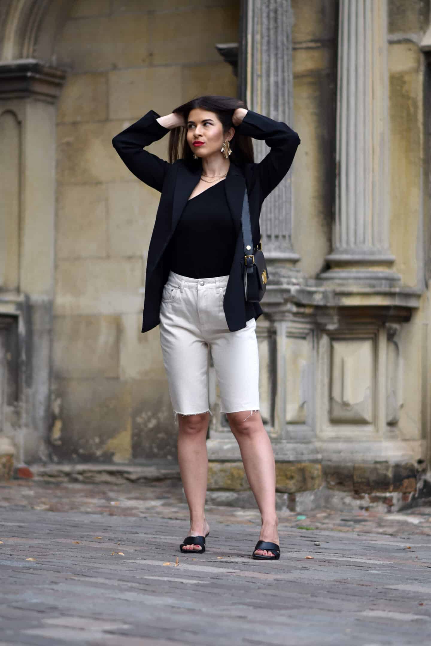 Bermuda Shorts mit Blazer & Sandalen - der Sommertrend 2020