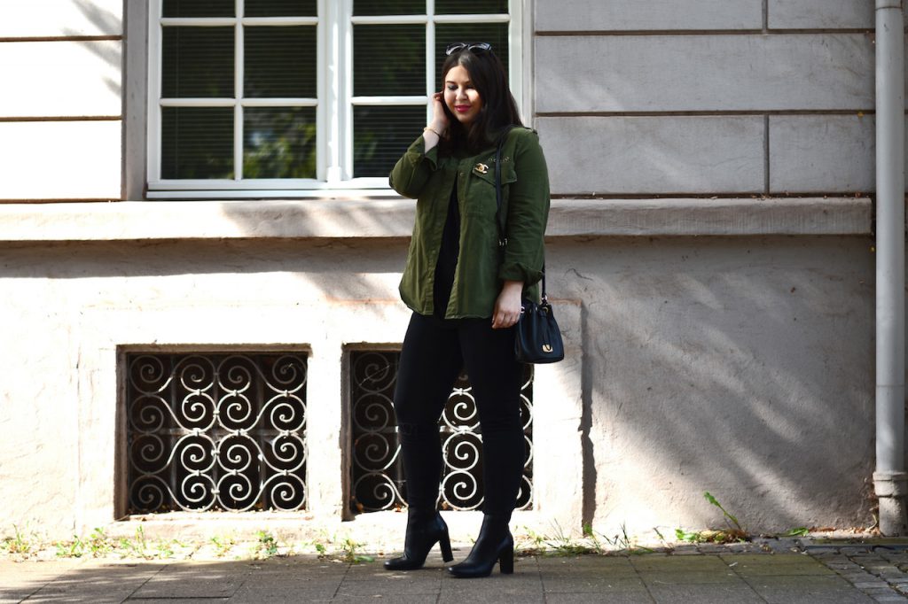 chanel-brosche-military-look-outfit