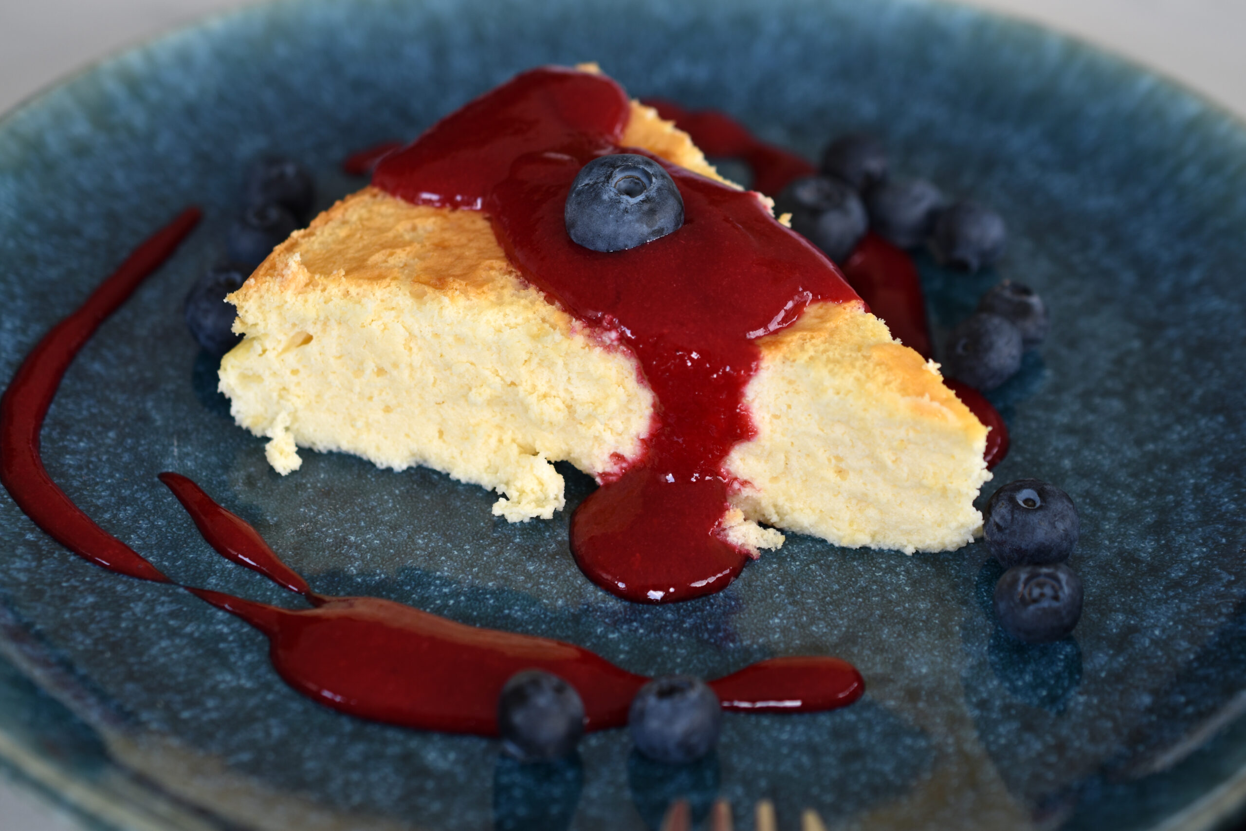 Leichter Käsekuchen mit feiner &amp; fruchtiger Himbeersauce