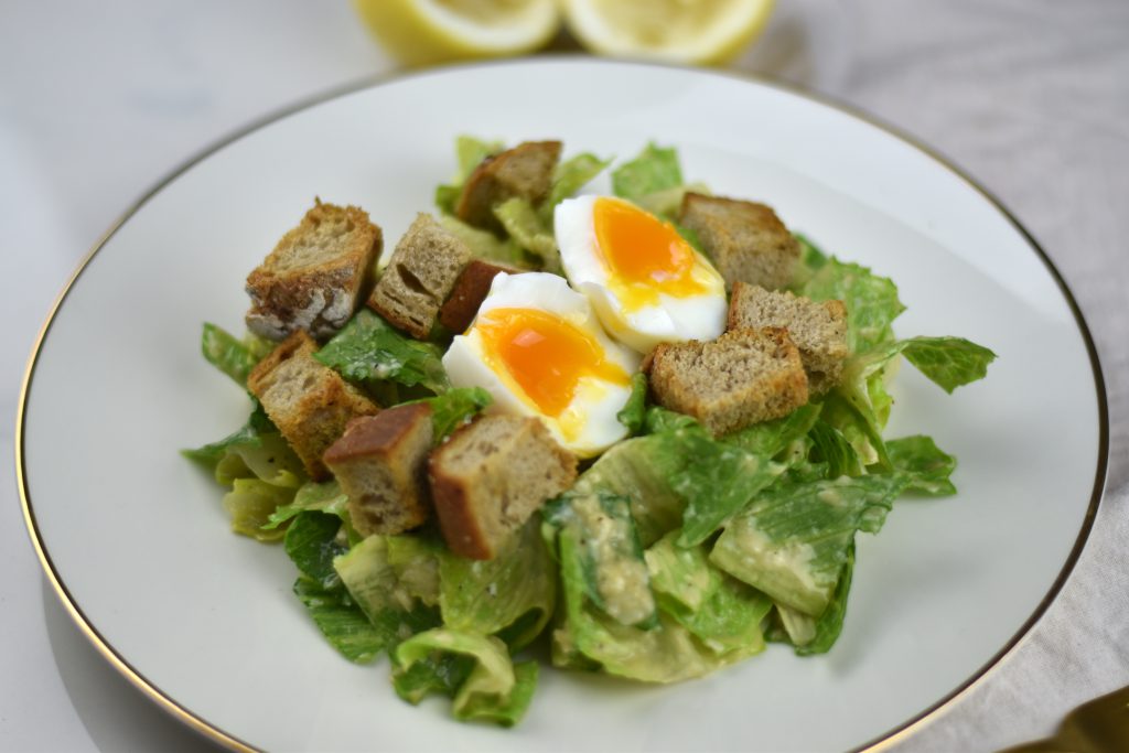 Caesar Salad - das amerikanische Original mit Parmesan &amp; Sardinen