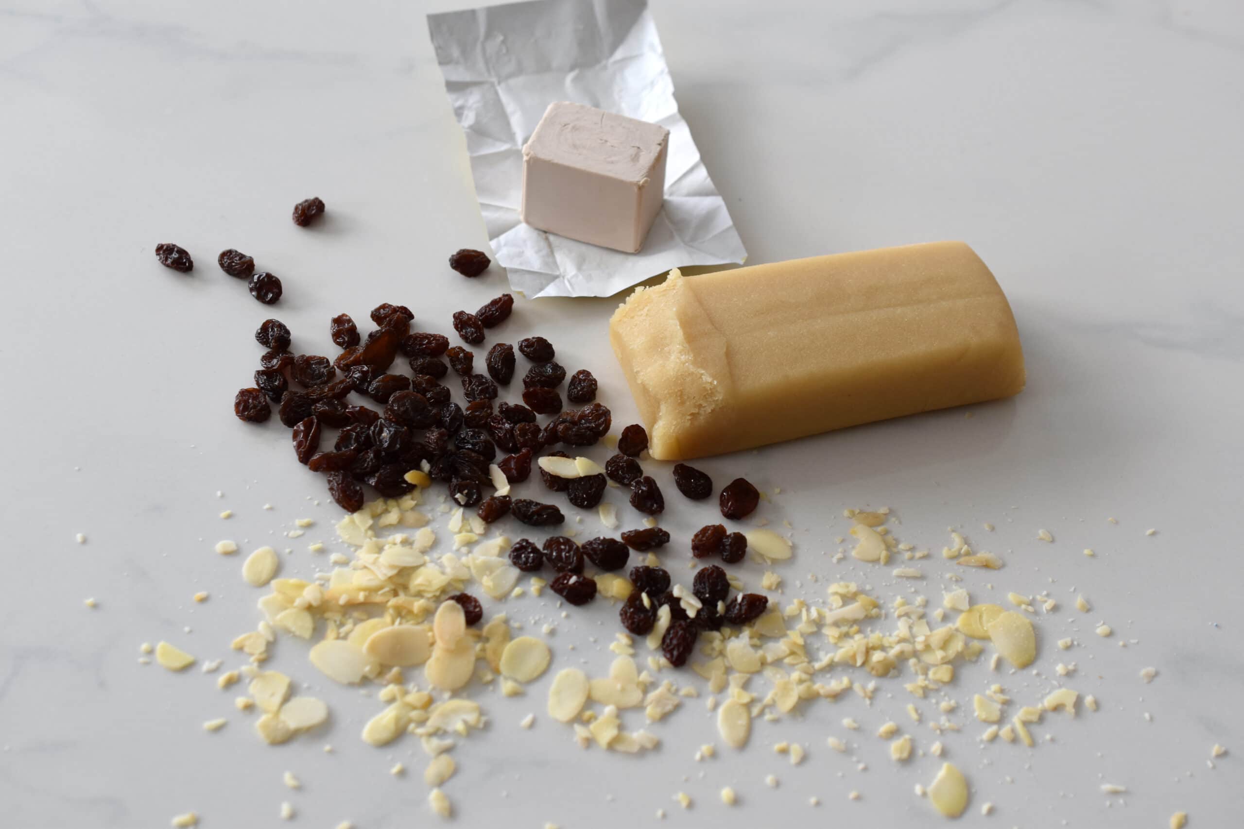 Christstollen selber backen - Omas traditionelles und gelingsicheres Rezept