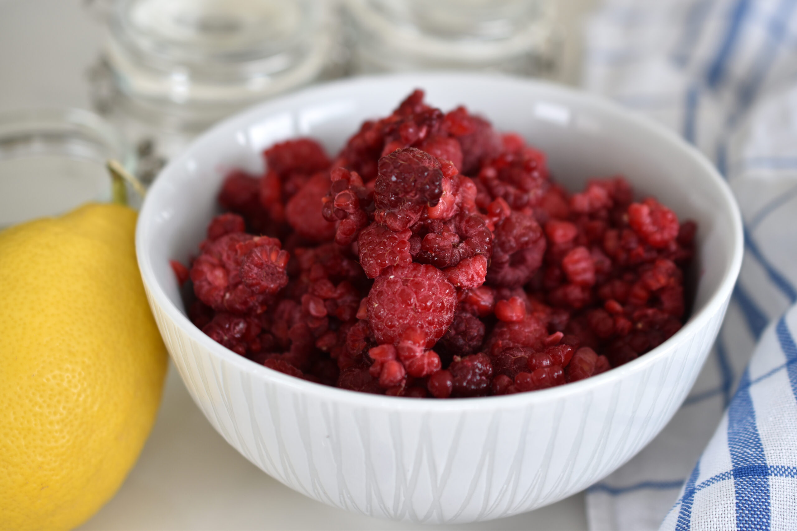 Zuckerfreie Himbeermarmelade mit Chiasamen &amp; Vanille