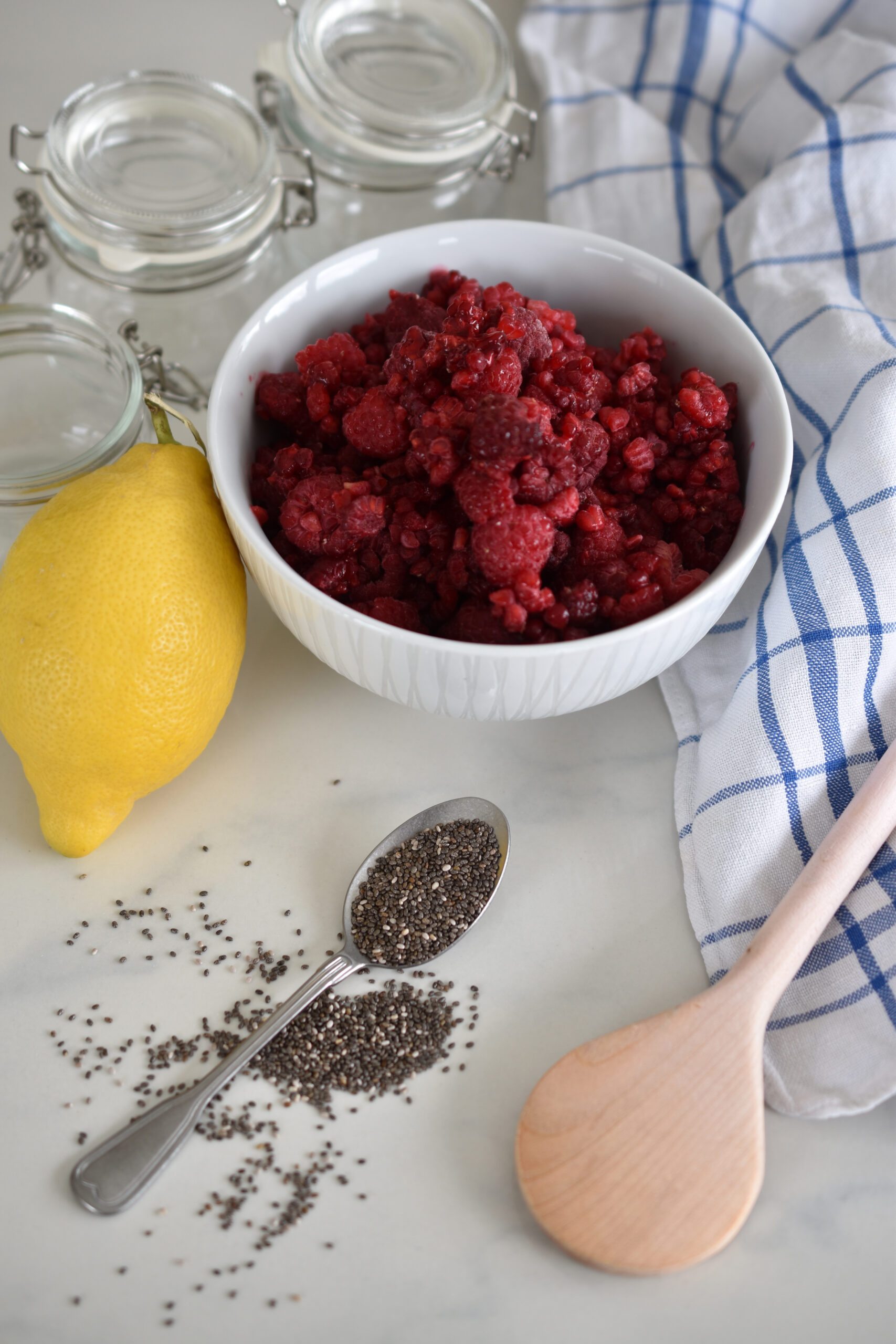 Zuckerfreie Himbeermarmelade mit Chiasamen &amp; Vanille