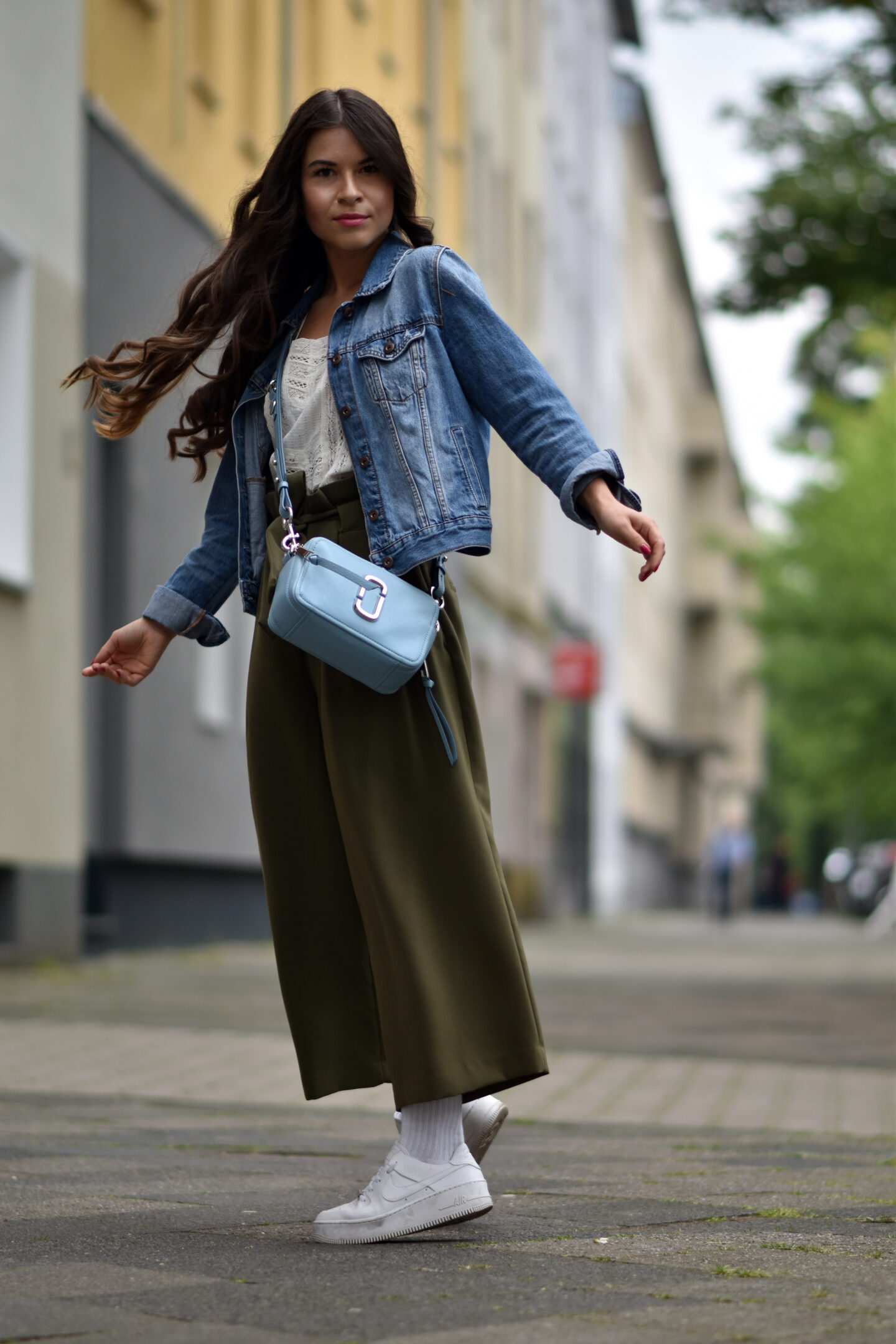 Streetstyle mit Jeansjacke