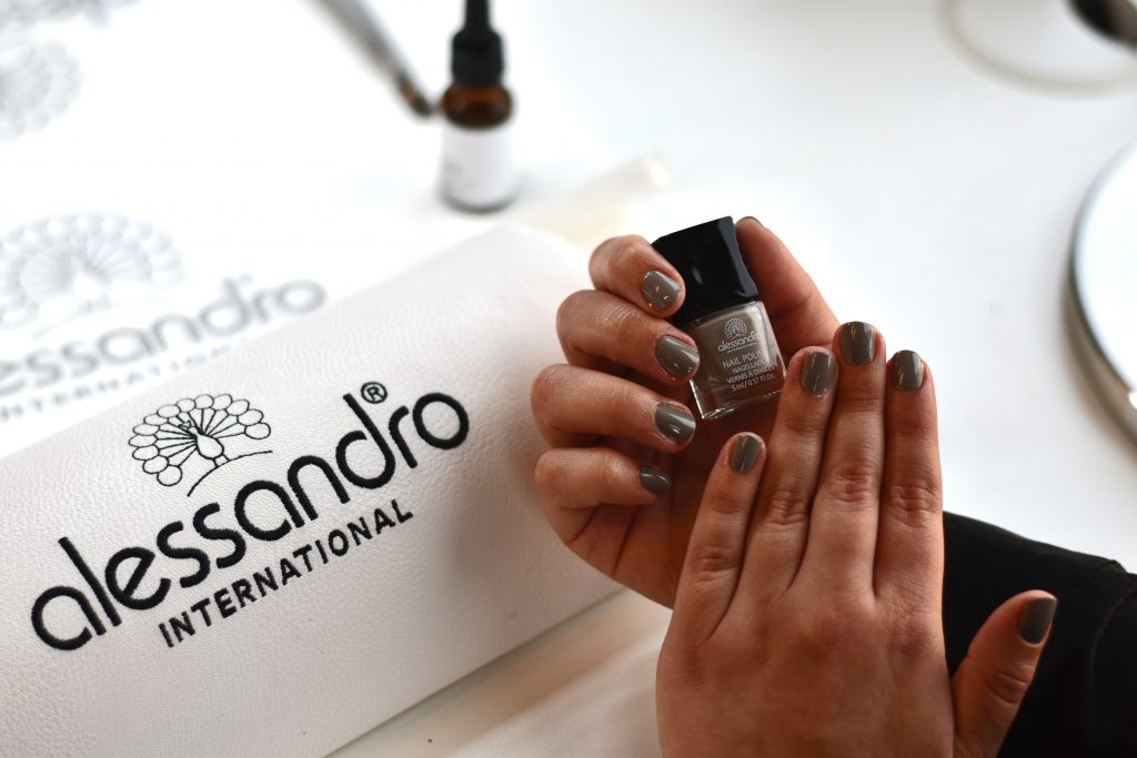 Tipps fuer die perfekte Manikuere zu Hause - amour de soi by Tina Carrot